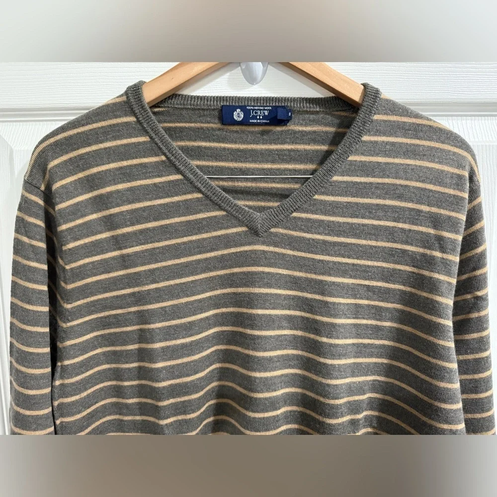 J. Crew Men's 100% Merino Wool V-Neck Sweater in Gray and Tan Stripes yacht club